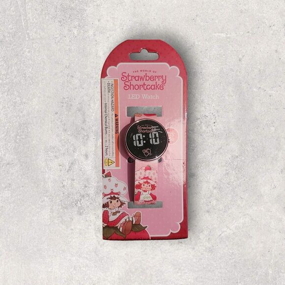 Strawberry Shortcake Round LED Watch Brand New Retro - Picture 1 of 5
